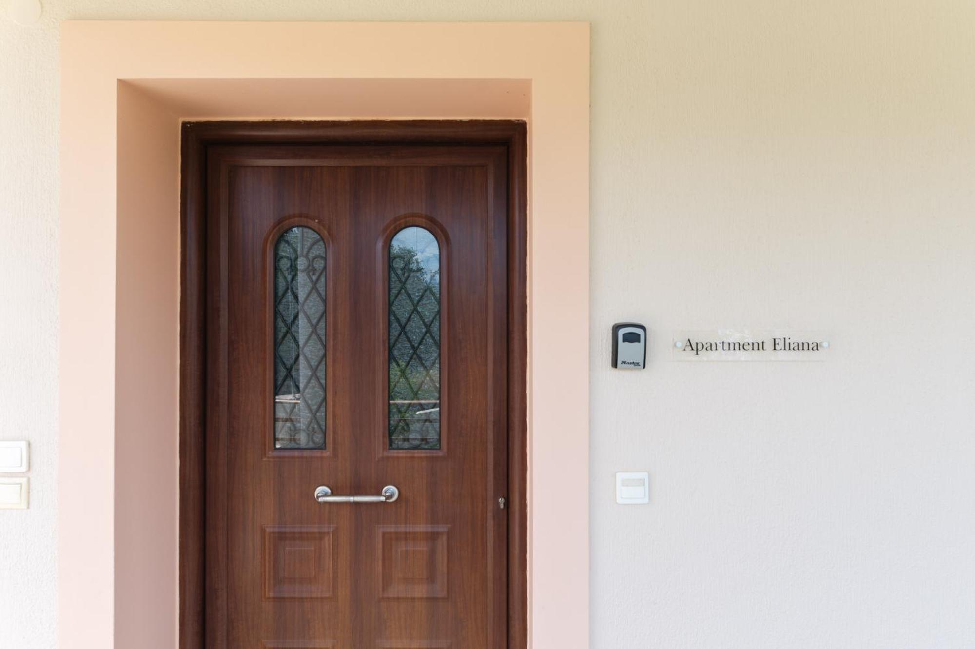 Vasilopoulos Residences - Apartments Eliana & Melanthia Αργοστόλι Εξωτερικό φωτογραφία